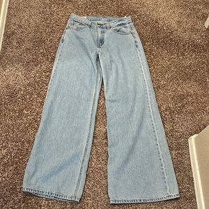 low rise baggy Levi jeans